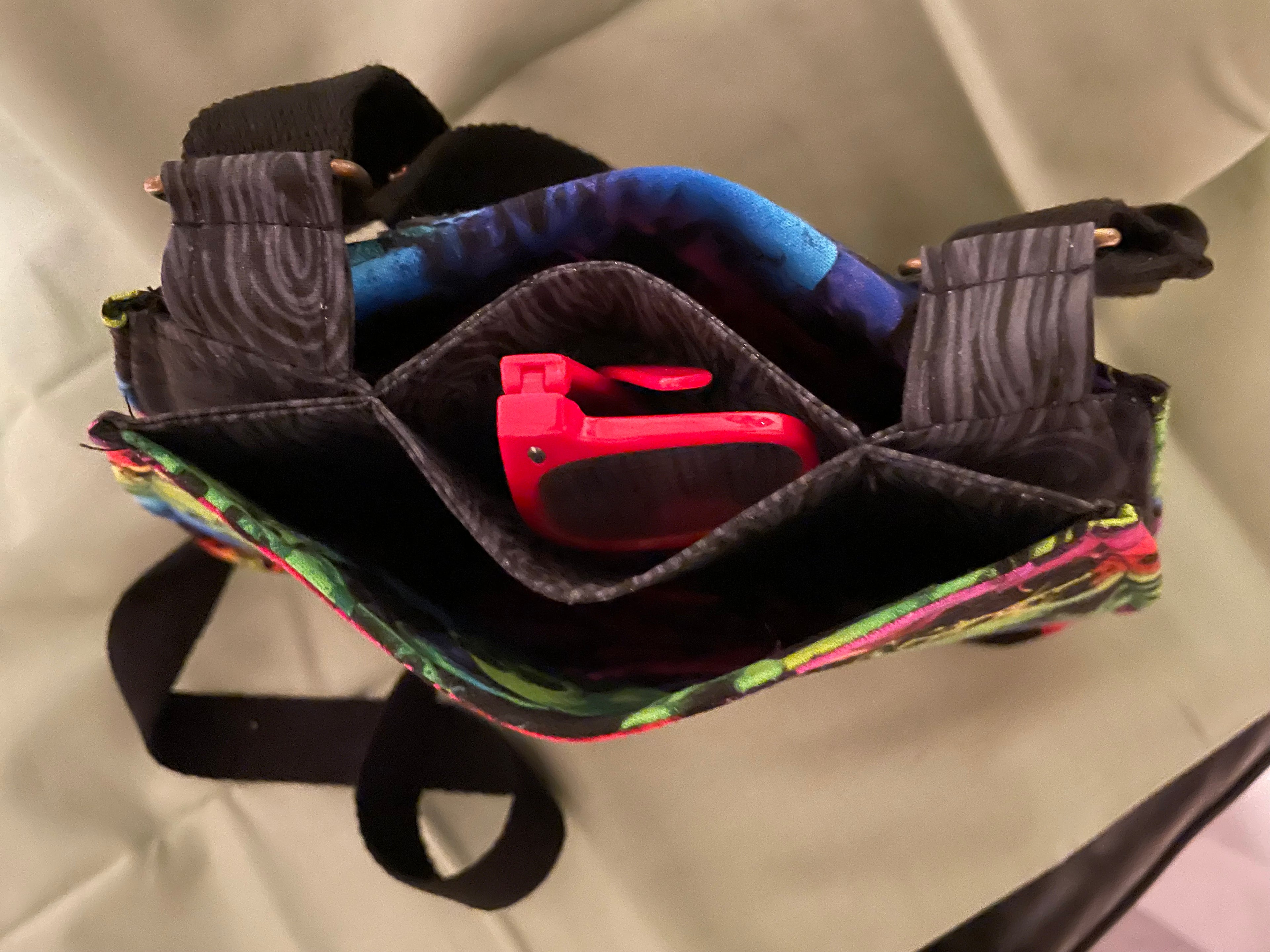 Rainbow skulls Tulip Bag