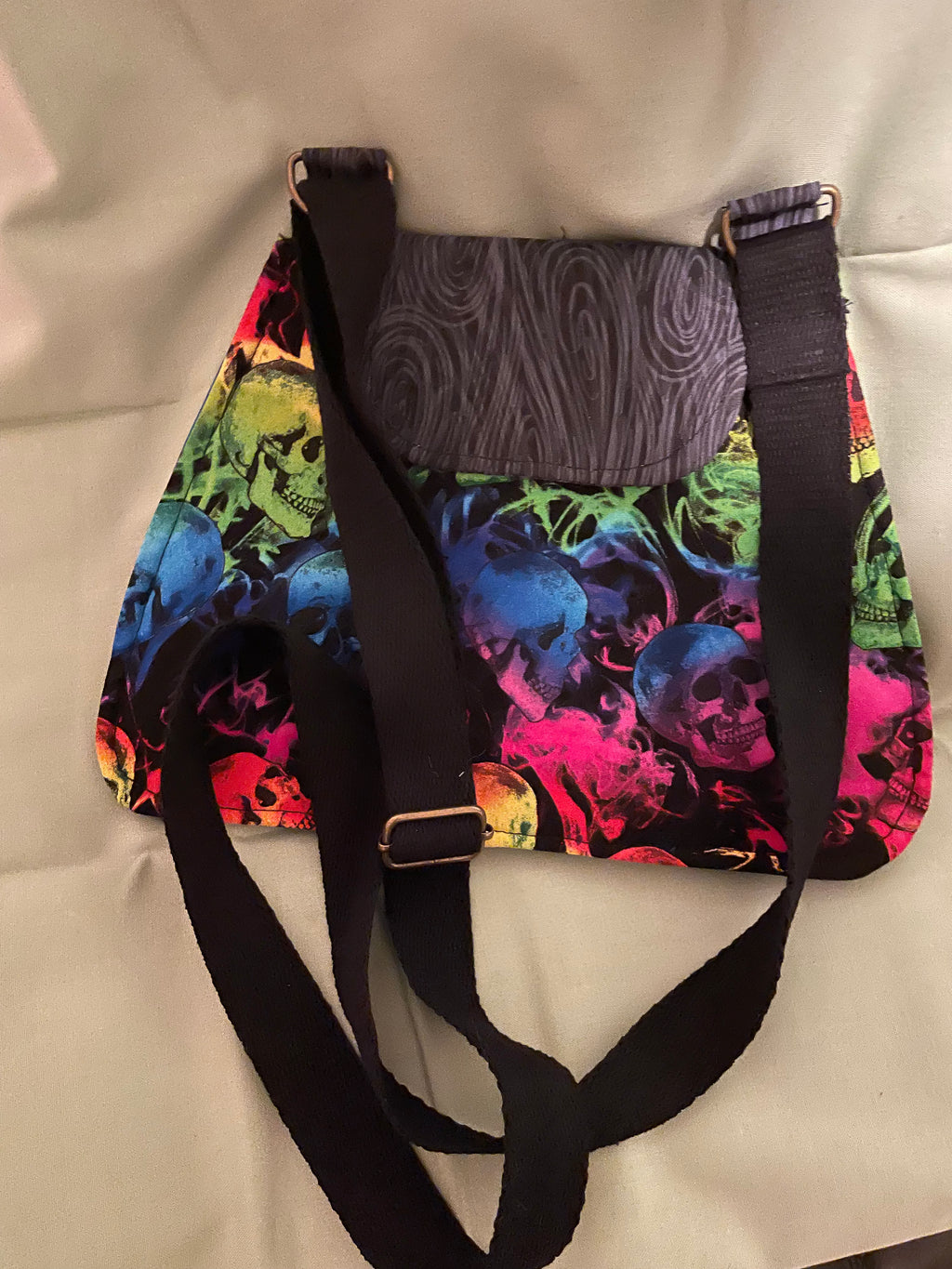 Rainbow skulls Tulip Bag